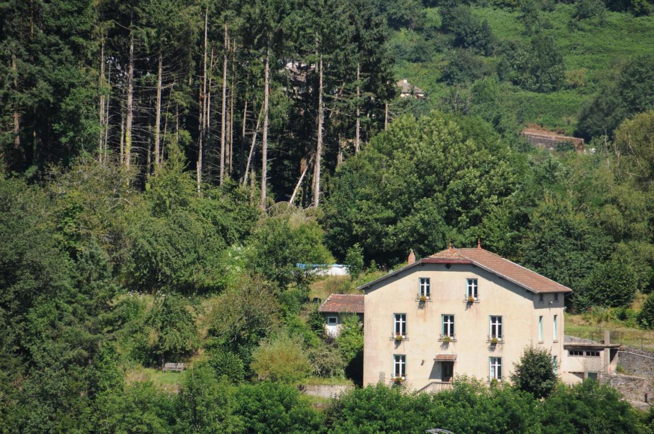 Le Coteau D'Olliergues Bed & Breakfast Exterior photo